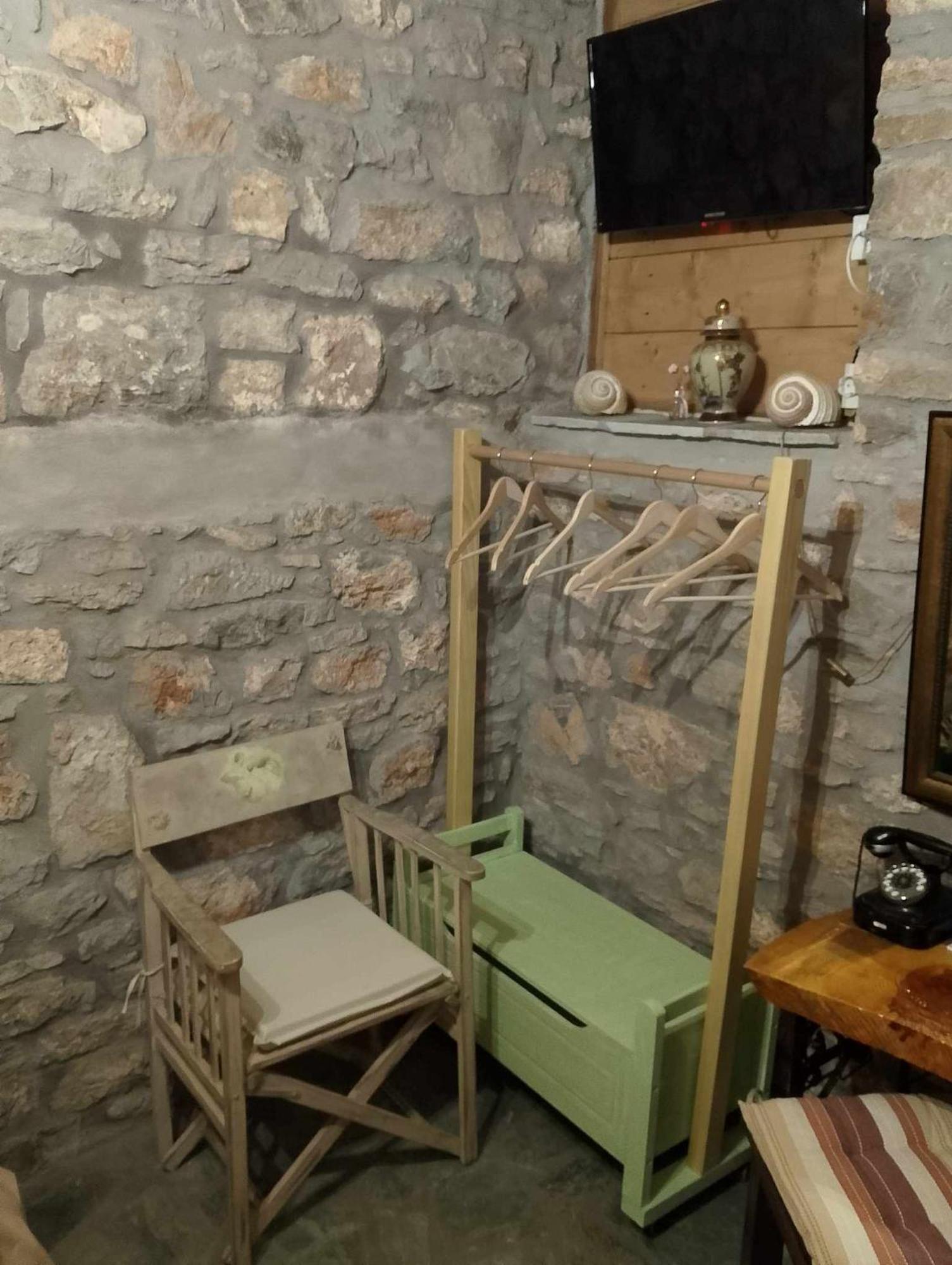 Αυθεντικό Πετρινο Στην Ναύπακτο Apartment นาฟปาคตอส ห้อง รูปภาพ